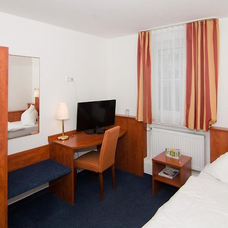 Hotel -Restaurant Taormina Birkenfeld  ภายนอก รูปภาพ