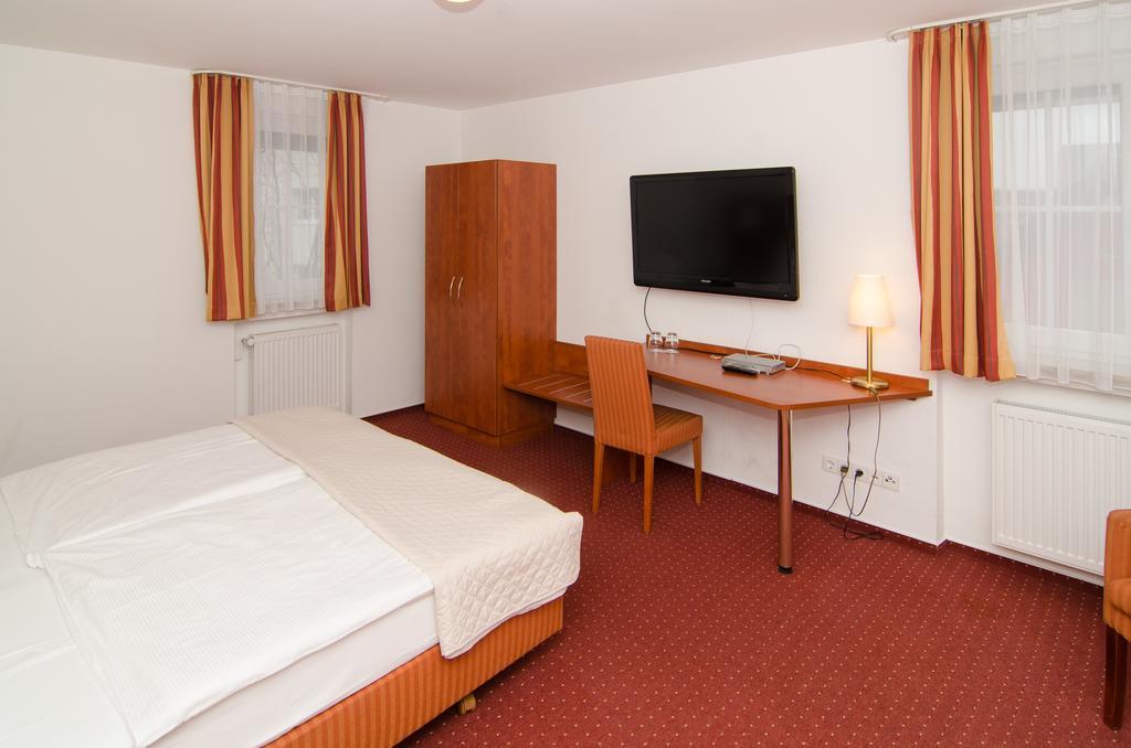 Hotel -Restaurant Taormina Birkenfeld  ภายนอก รูปภาพ