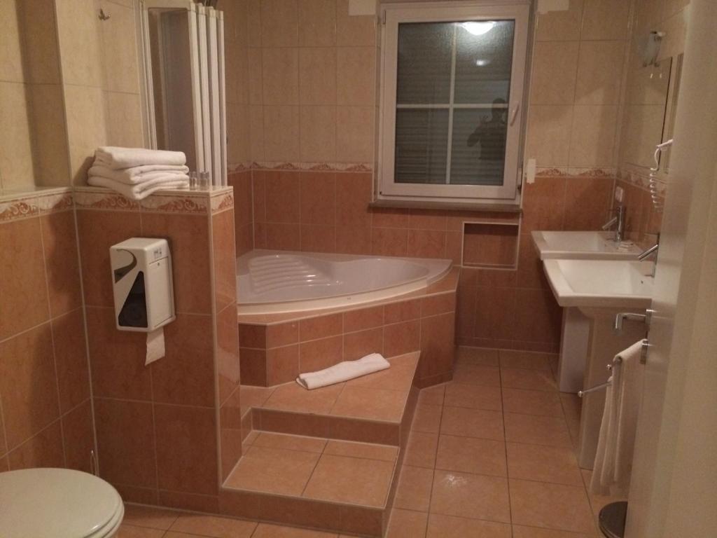 Hotel -Restaurant Taormina Birkenfeld  ภายนอก รูปภาพ
