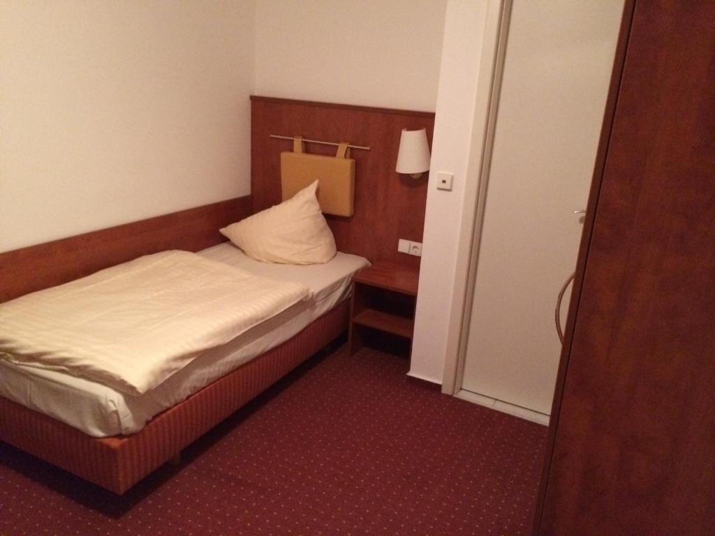 Hotel -Restaurant Taormina Birkenfeld  ภายนอก รูปภาพ