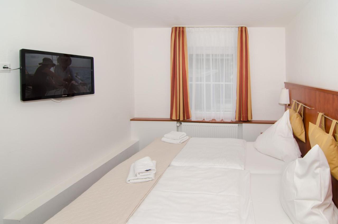 Hotel -Restaurant Taormina Birkenfeld  ภายนอก รูปภาพ