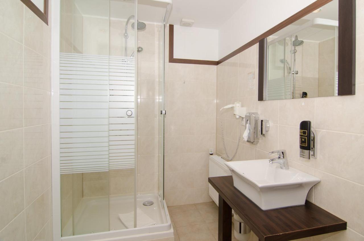 Hotel -Restaurant Taormina Birkenfeld  ภายนอก รูปภาพ